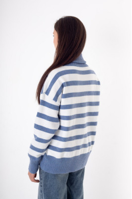 Светр жіночий